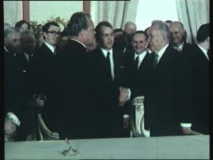 Willy Brandt unterschreibt Vertrag mit sowjetischem Ministerpräsident Alexei Kossygin