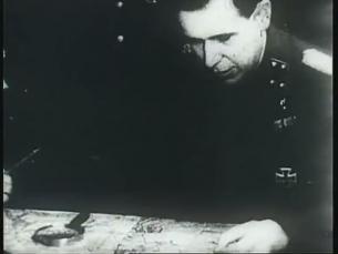 Gauleiter Karl Hanke mit Stab &uuml;ber Karte