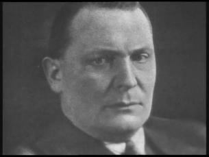 Heinrich Himmler sch&uuml;ttelt Hermann G&ouml;ring die Hand