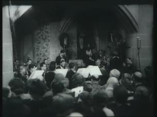 Konzert in einer zerst&ouml;rten Kirche