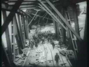 Zusammengest&uuml;rzte Br&uuml;cke von Remagen