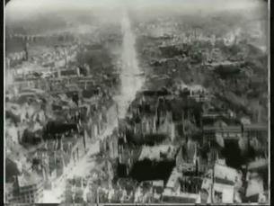 Landung eines US-Flugzeuges mit Wilhelm Keitel und seinem Stab