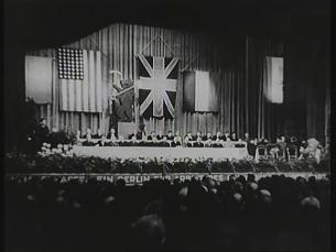 Magistrat von Berlin in einem Theater