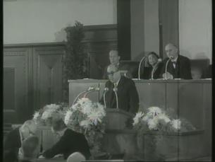 Ernst Reuter spricht im Abgeordnetenhaus