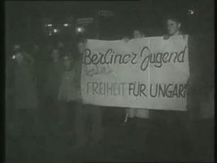 Demonstration gegen sowjetische Intervention in Ungarn