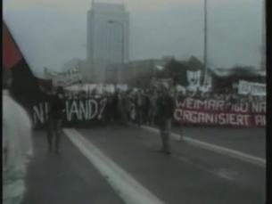 Demonstranten auf Karl-Liebknecht Stra&szlig;e