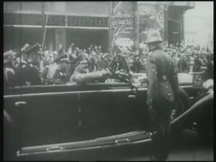 General Erwin von Witzleben begrüßt Adolf Hitler