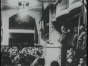 Hitler im M&uuml;nchener B&uuml;rgerbr&auml;ukeller zum Gedenken an den Hitlerputsch