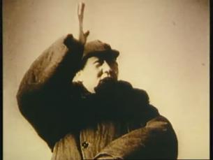 1949: Siegesfeier der Kommunisten, Mao Zedong inspiziert Truppen