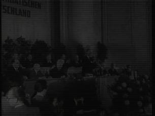 Wilhelm Pieck wird zum Pr&auml;sidenten der DDR gew&auml;hlt