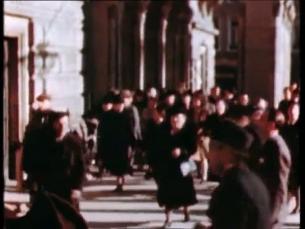 Menschen im vom Zweiten Weltkrieg zerstörten Europa