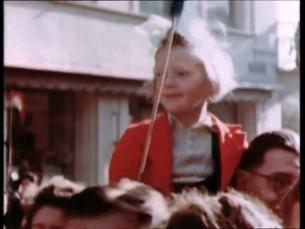 Menschen im vom Zweiten Weltkrieg zerstörten Europa