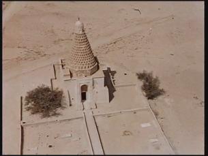 Moschee an einem Gr&auml;berfeld
