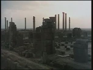 Ruinen von Persepolis bei Sonnenuntergang