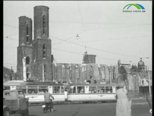 Abriss der Ruine der Sophienkirche und Beseitigung der Gr&uuml;fte unter der Kirche