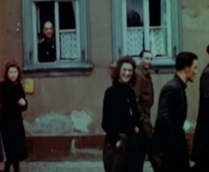Menschen im vom Zweiten Weltkrieg zerst&ouml;rten Deutschland