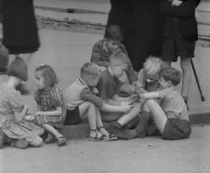 Kinder im vom Zweiten Weltkrieg zerst&ouml;rten Deutschland