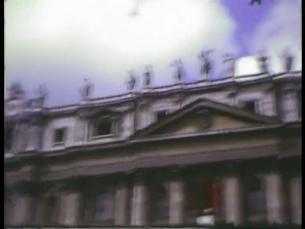 Warten auf den Papst auf dem Petersplatz